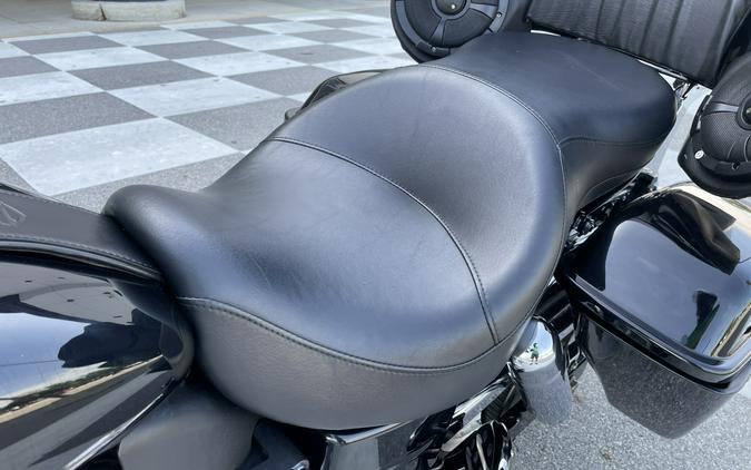 2013 Harley-Davidson FLD Switchback