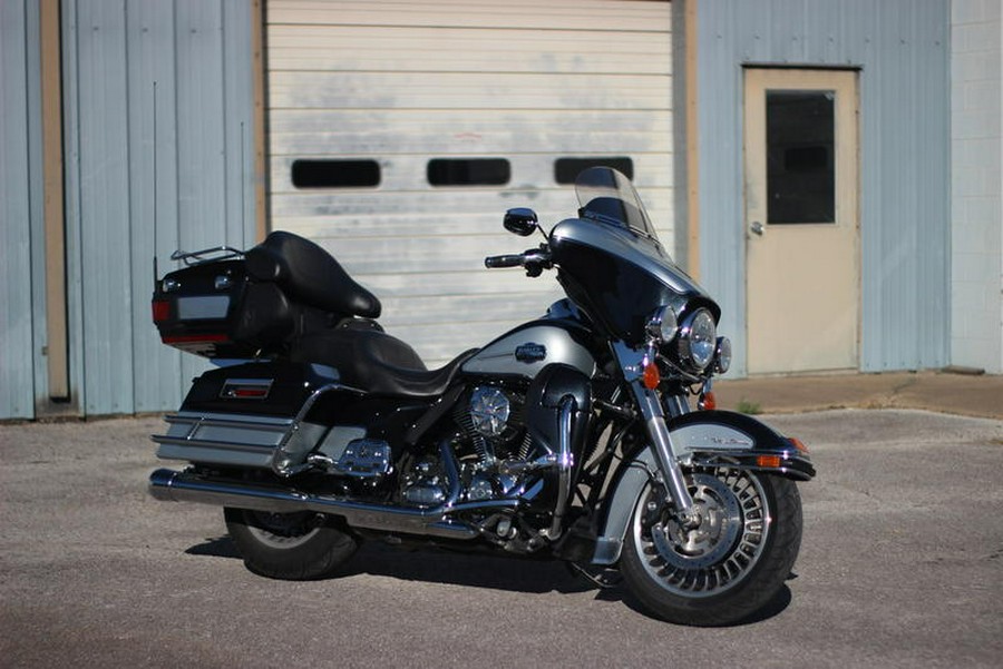 2013 Harley-Davidson® FLHTCU - Electra Glide® Ultra Classic®