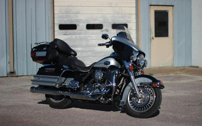 2013 Harley-Davidson® FLHTCU - Electra Glide® Ultra Classic®