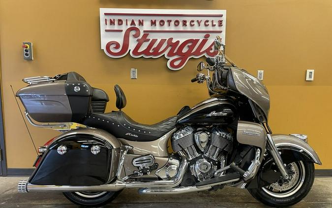 2018 Indian Motorcycle® Roadmaster® ABS Polish.Bronze Over Thund.Black w/Silver Pinst.