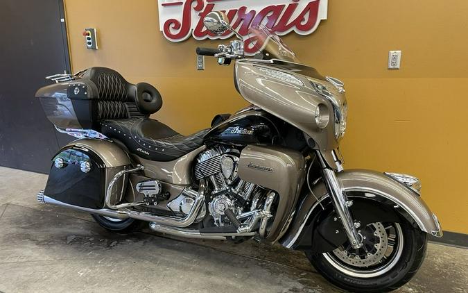 2018 Indian Motorcycle® Roadmaster® ABS Polish.Bronze Over Thund.Black w/Silver Pinst.