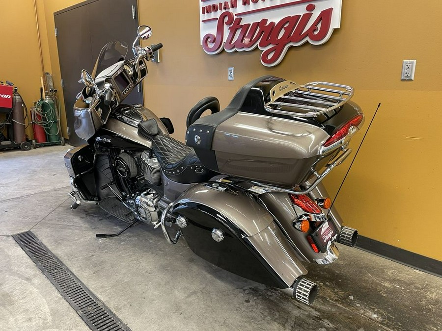 2018 Indian Motorcycle® Roadmaster® ABS Polish.Bronze Over Thund.Black w/Silver Pinst.