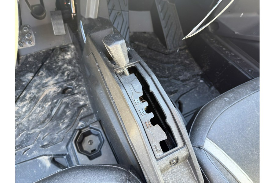 2026 Can-Am SSV COM MAX XT 64 1000R RD 26 XT-P 1000R