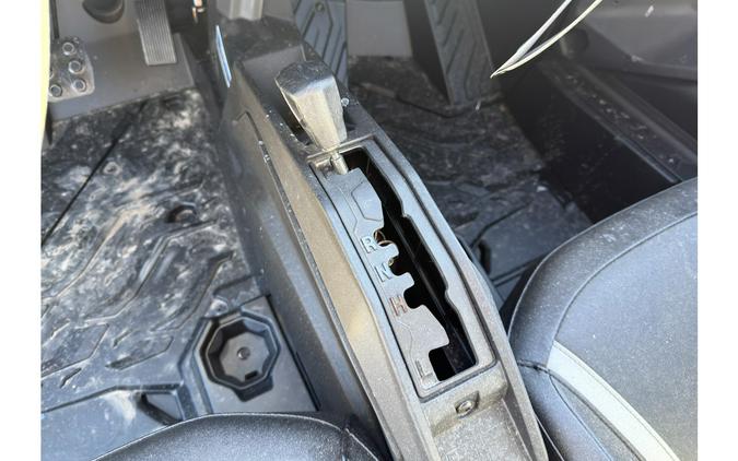 2026 Can-Am SSV COM MAX XT 64 1000R RD 26 XT-P 1000R