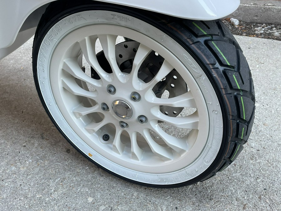 2023 Vespa Sprint 50 Justin Bieber X