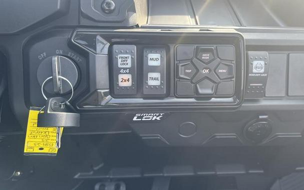 2023 Can-Am® Defender MAX X mr with Doors HD10