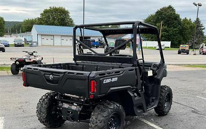 2023 Can-Am Defender HD7