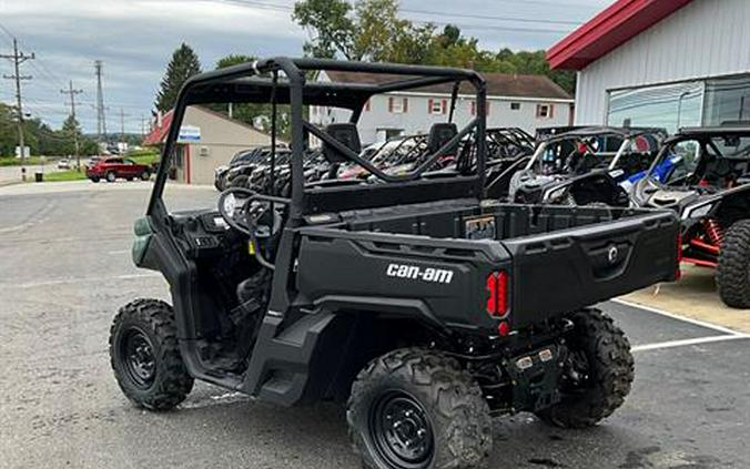 2023 Can-Am Defender HD7