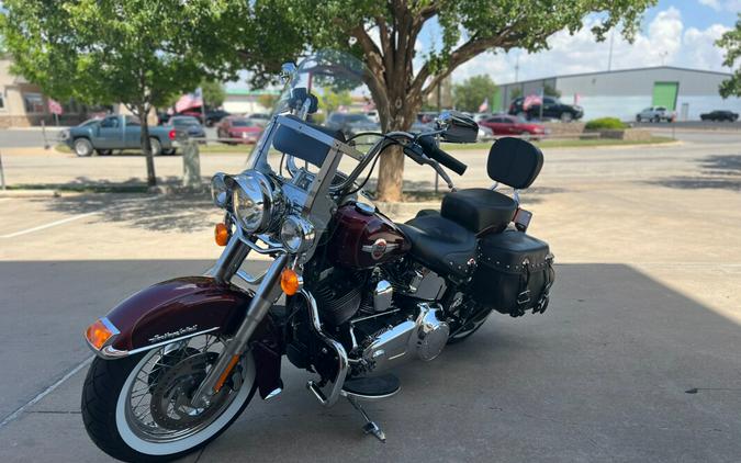 2017 Harley-Davidson® Heritage Softail® Classic Two-Tone Mysterious Red Sunglo