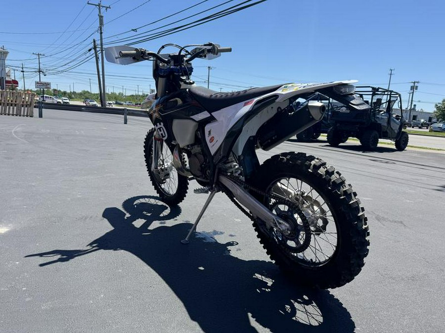 2022 Husqvarna® TE 300i Rockstar Edition