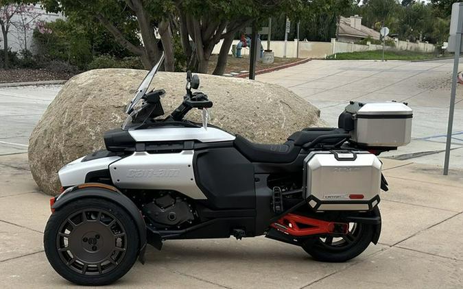 2025 Can-Am Canyon? XT