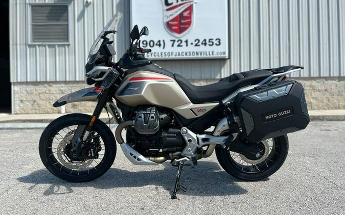 2025 Moto Guzzi V85 TT Travel