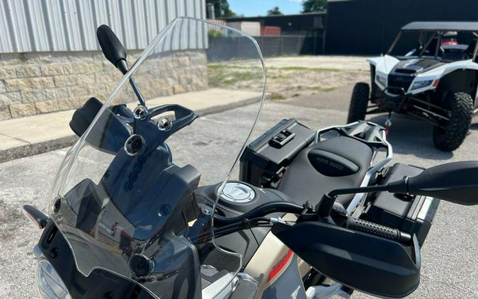 2025 Moto Guzzi V85 TT Travel