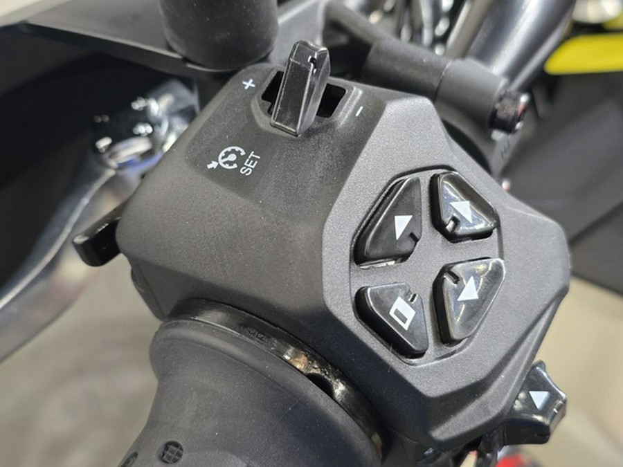 2025 Moto Guzzi V85 TT Travel