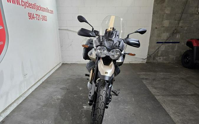 2025 Moto Guzzi V85 TT Travel