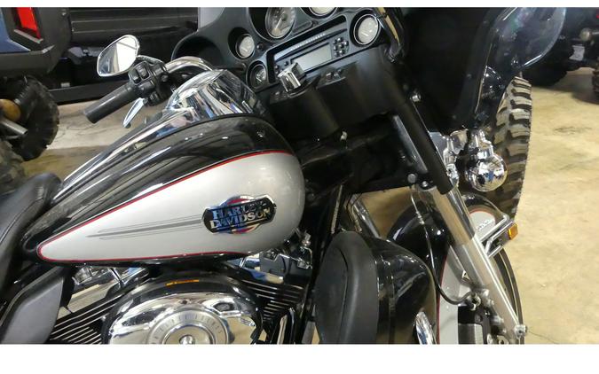 2010 Harley-Davidson® Ultra Classic® Electra Glide® (CA)