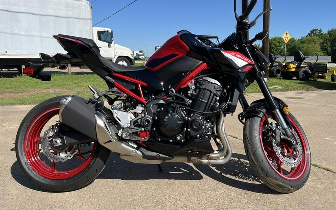 2024 Kawasaki Z900 ABS Candy Persimmon Red/Ebony