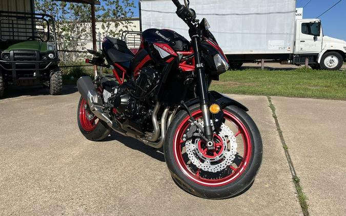 2024 Kawasaki Z900 ABS Candy Persimmon Red/Ebony