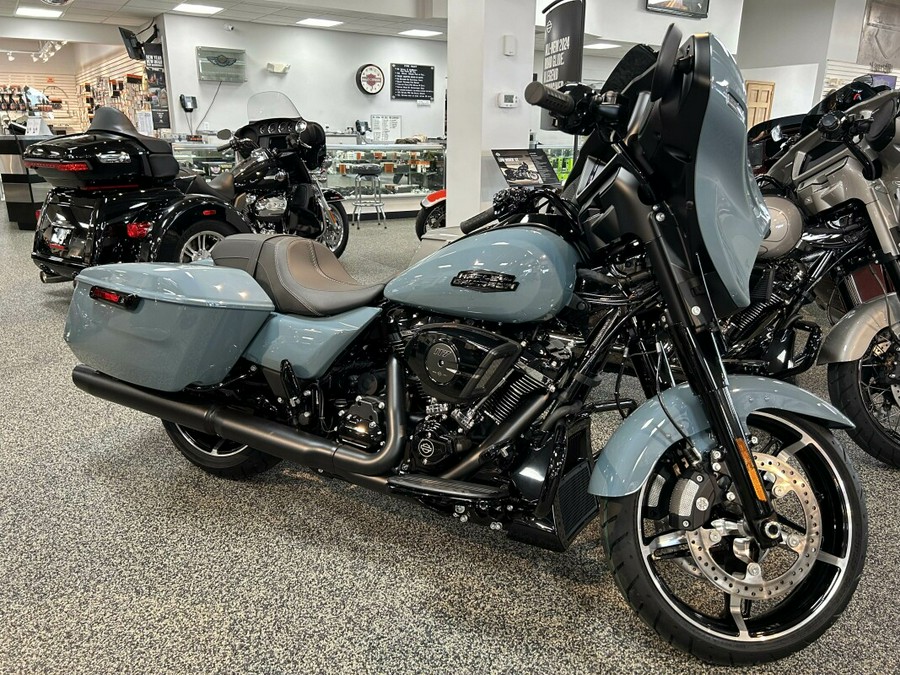 2024 Harley-Davidson® FLHX Street Glide®- Blk Trim