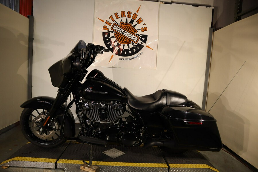 2018 Harley-Davidson Street Glide Special Vivid Black - Black Finish