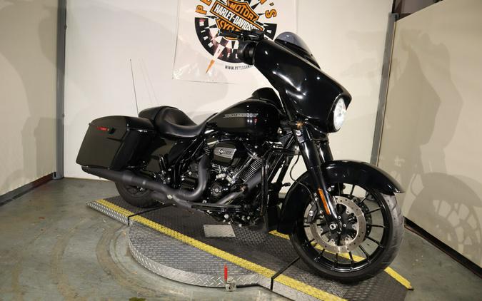 2018 Harley-Davidson Street Glide Special Vivid Black - Black Finish