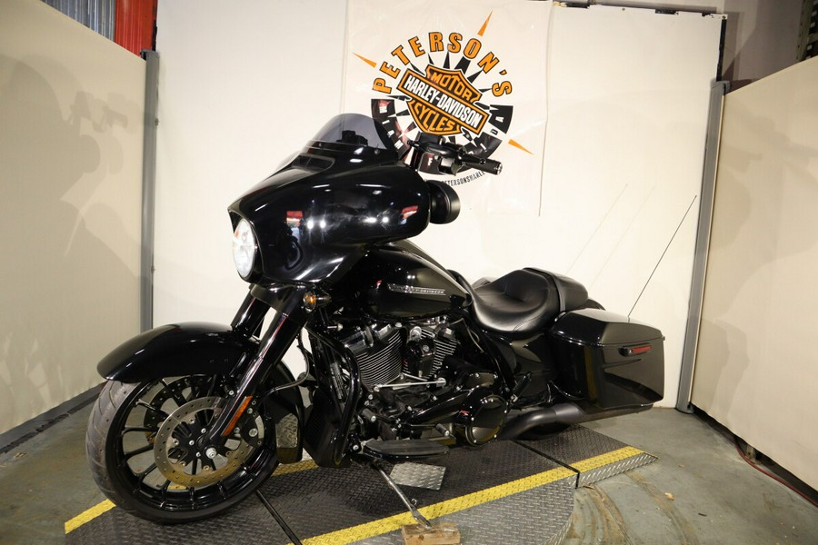 2018 Harley-Davidson Street Glide Special Vivid Black - Black Finish