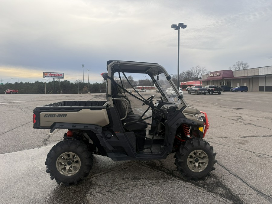2022 Can-Am Defender X MR HD10
