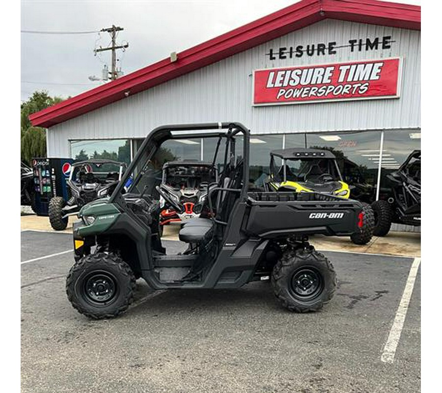 2023 Can-Am Defender HD7