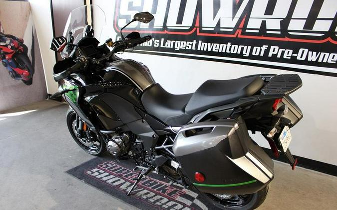 2022 Kawasaki Versys® 1000 SE LT+