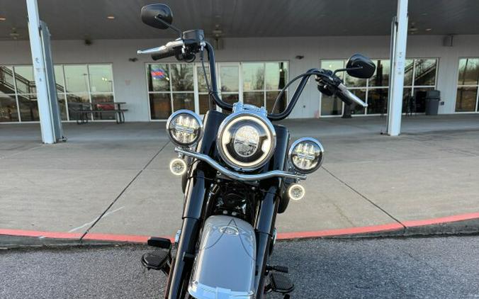 2026 Harley-Davidson® Heritage Classic Dark Billiard Gray Black Cast Wheels