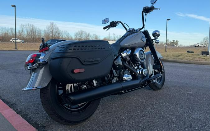 2026 Harley-Davidson® Heritage Classic Dark Billiard Gray Black Cast Wheels