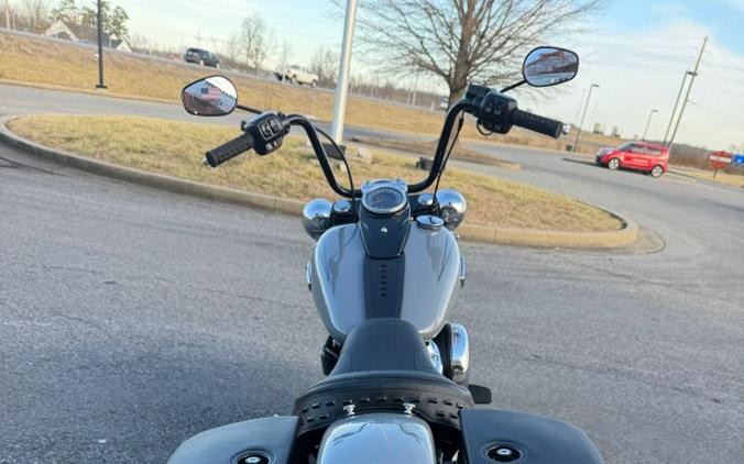 2026 Harley-Davidson® Heritage Classic Dark Billiard Gray Black Cast Wheels