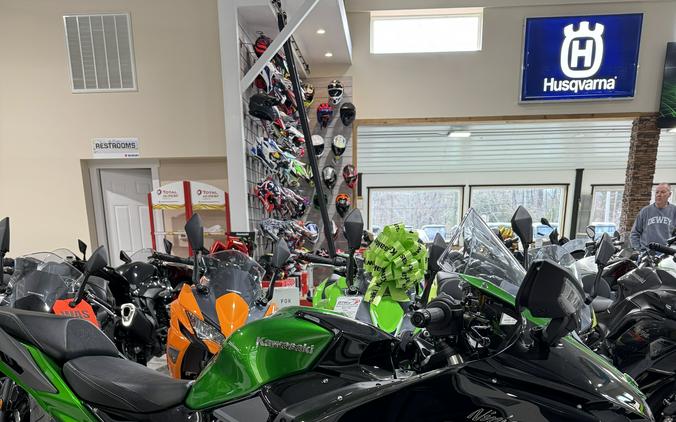 2023 Kawasaki Ninja® H2® SX SE