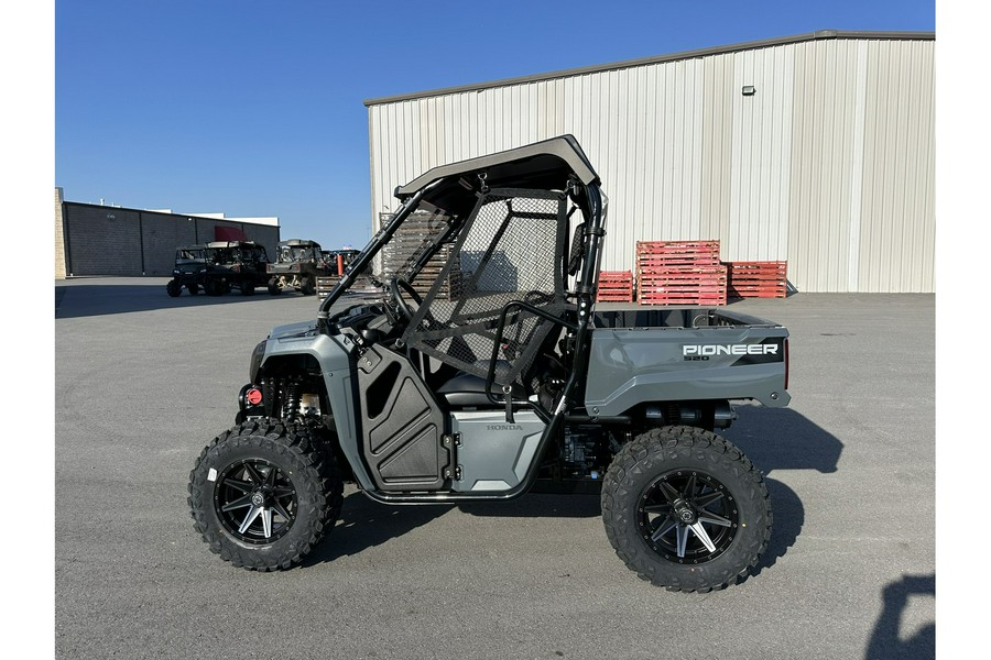 2025 Honda Pioneer 520