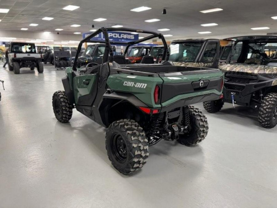 2026 Can-Am® Commander DPS 700