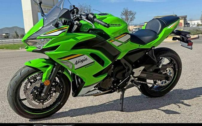 2025 Kawasaki Ninja® 650 KRT Edition ABS
