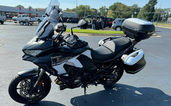 2019 Kawasaki Versys® 1000 SE LT+