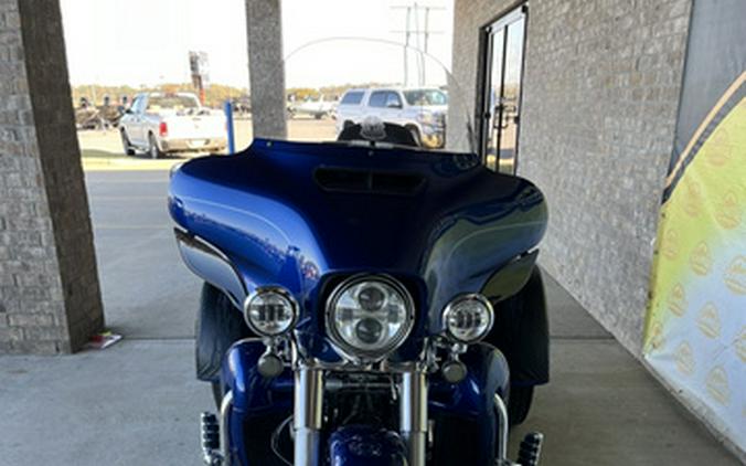 2017 Harley-Davidson Trike FLHTCUTG Tri Glide Ultra