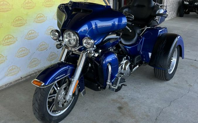 2017 Harley-Davidson Trike FLHTCUTG Tri Glide Ultra