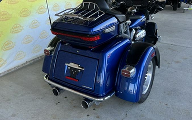 2017 Harley-Davidson Trike FLHTCUTG Tri Glide Ultra