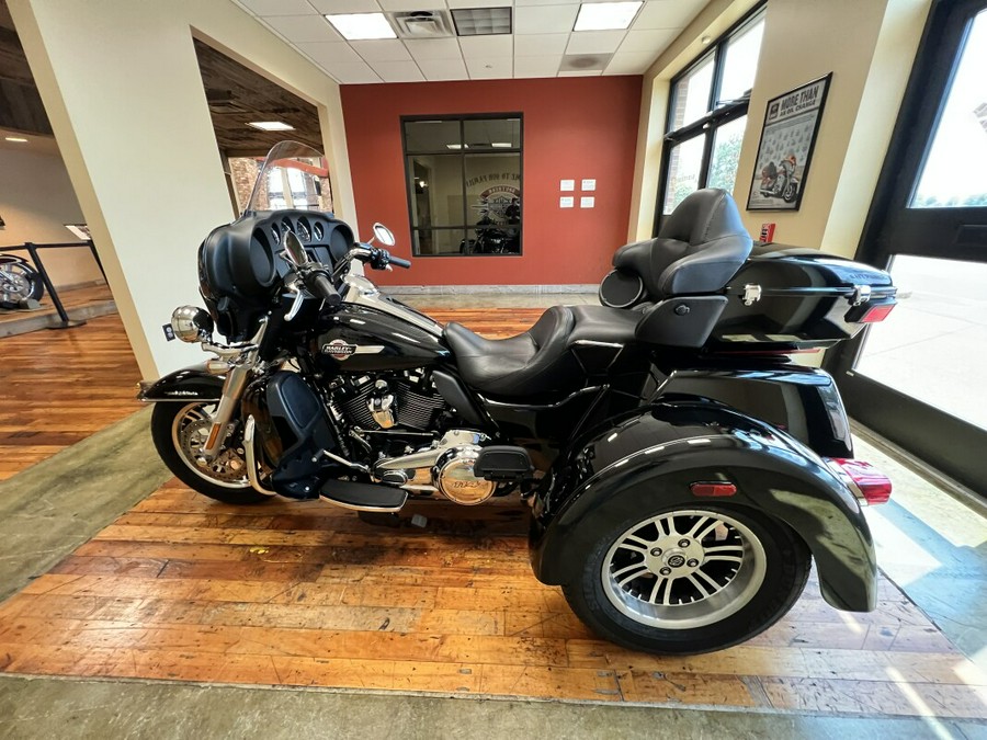 Used 2023 Harley-Davidson Tri-Glide Ultra Classic Trike Motorcycle For Sale Near Memphis, TN