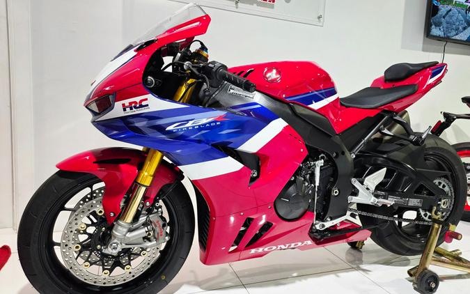 2025 Honda CBR1000RR-R Fireblade SP