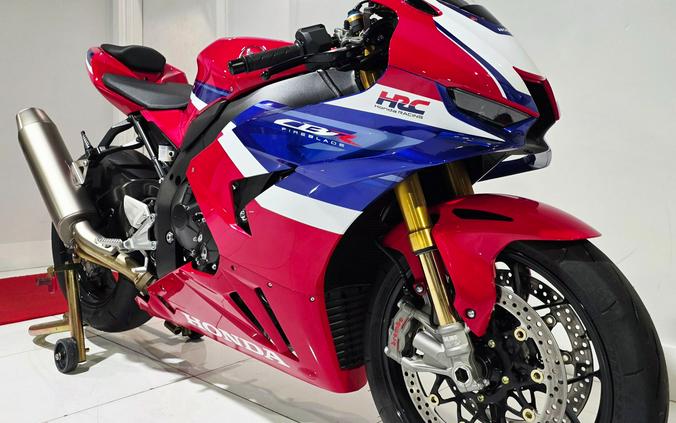 2025 Honda CBR1000RR-R Fireblade SP