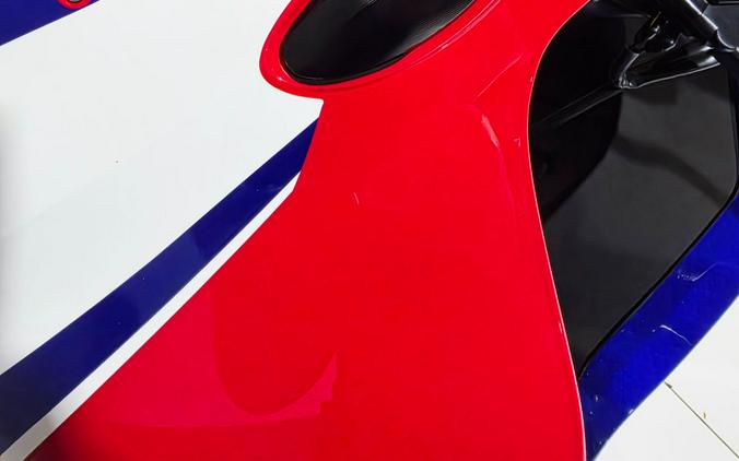 2025 Honda CBR1000RR-R Fireblade SP