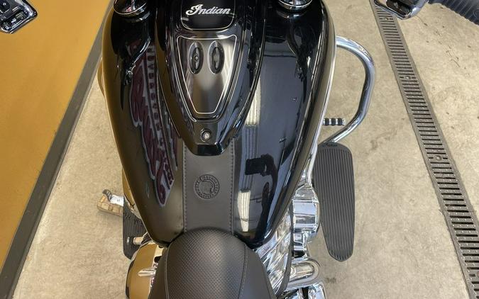 2021 Indian Motorcycle® Chieftain® Limited Thunder Black Pearl