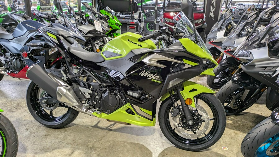 2026 Kawasaki Ninja® 500 ABS