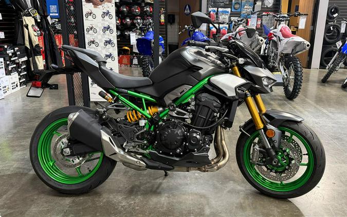 2026 Kawasaki Z900 SE ABS