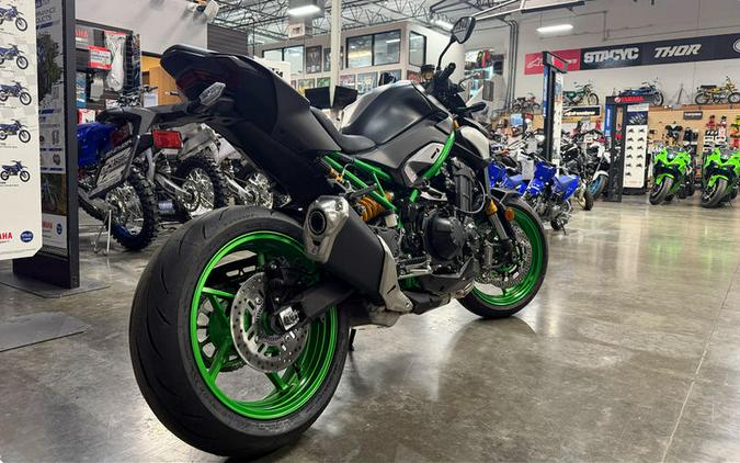 2026 Kawasaki Z900 SE ABS