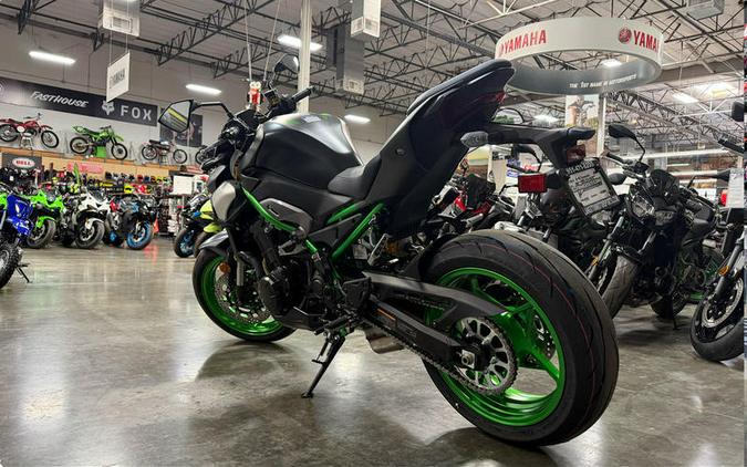 2026 Kawasaki Z900 SE ABS