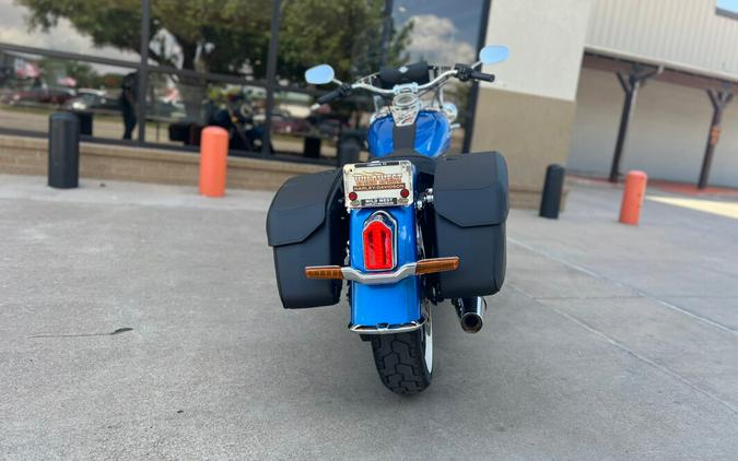 2018 Harley-Davidson® Deluxe Electric Blue